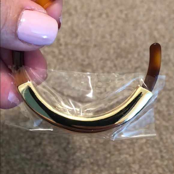 Earrings - Picture 5 of 7